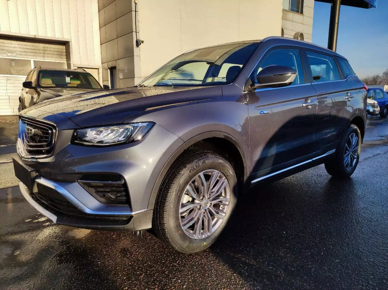 Автосалон: Geely Atlas Pro