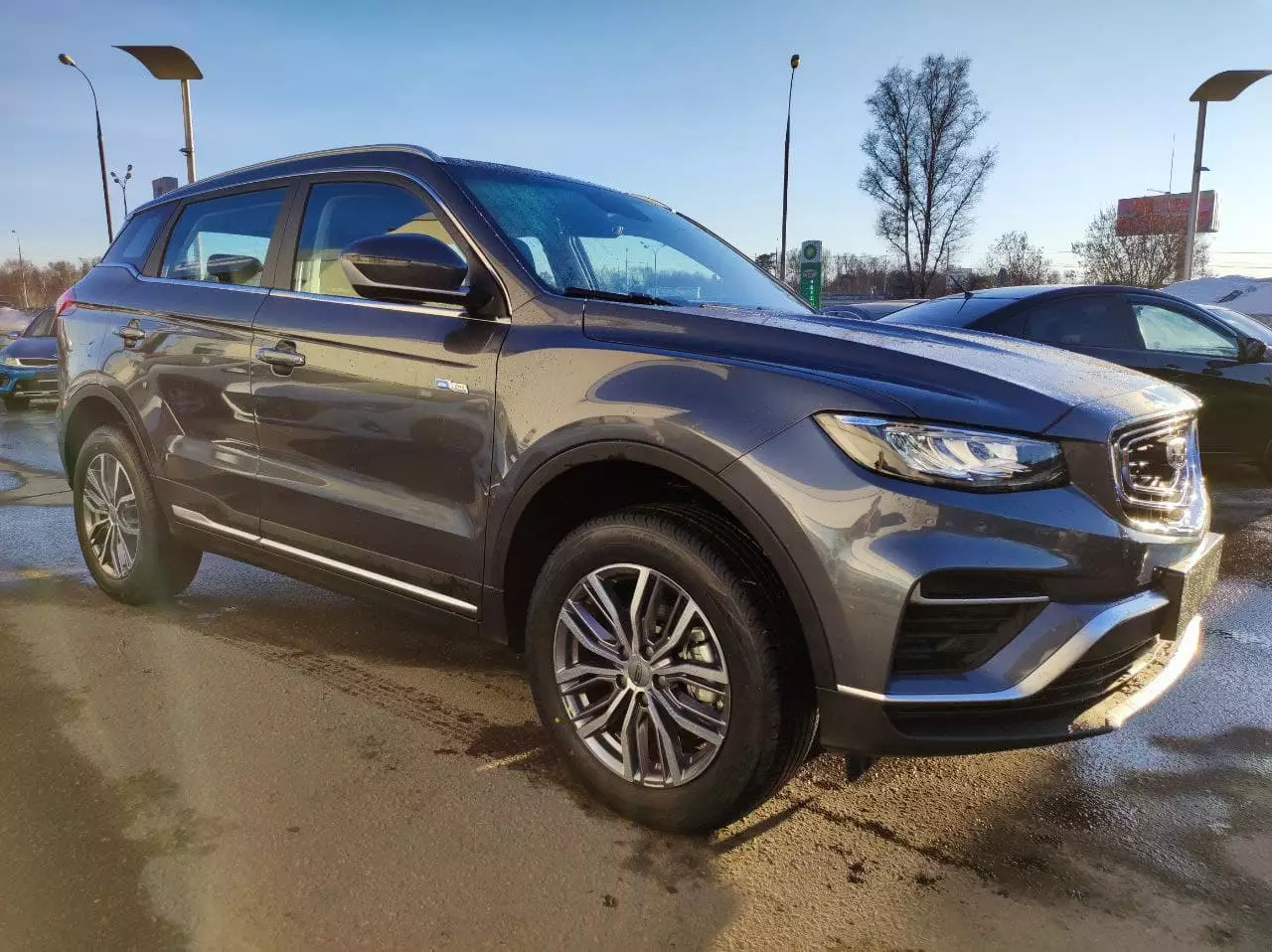 Автосалон: Geely Atlas Pro