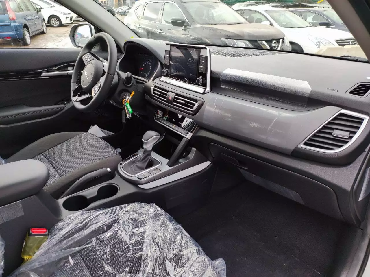Автосалон: Kia Seltos