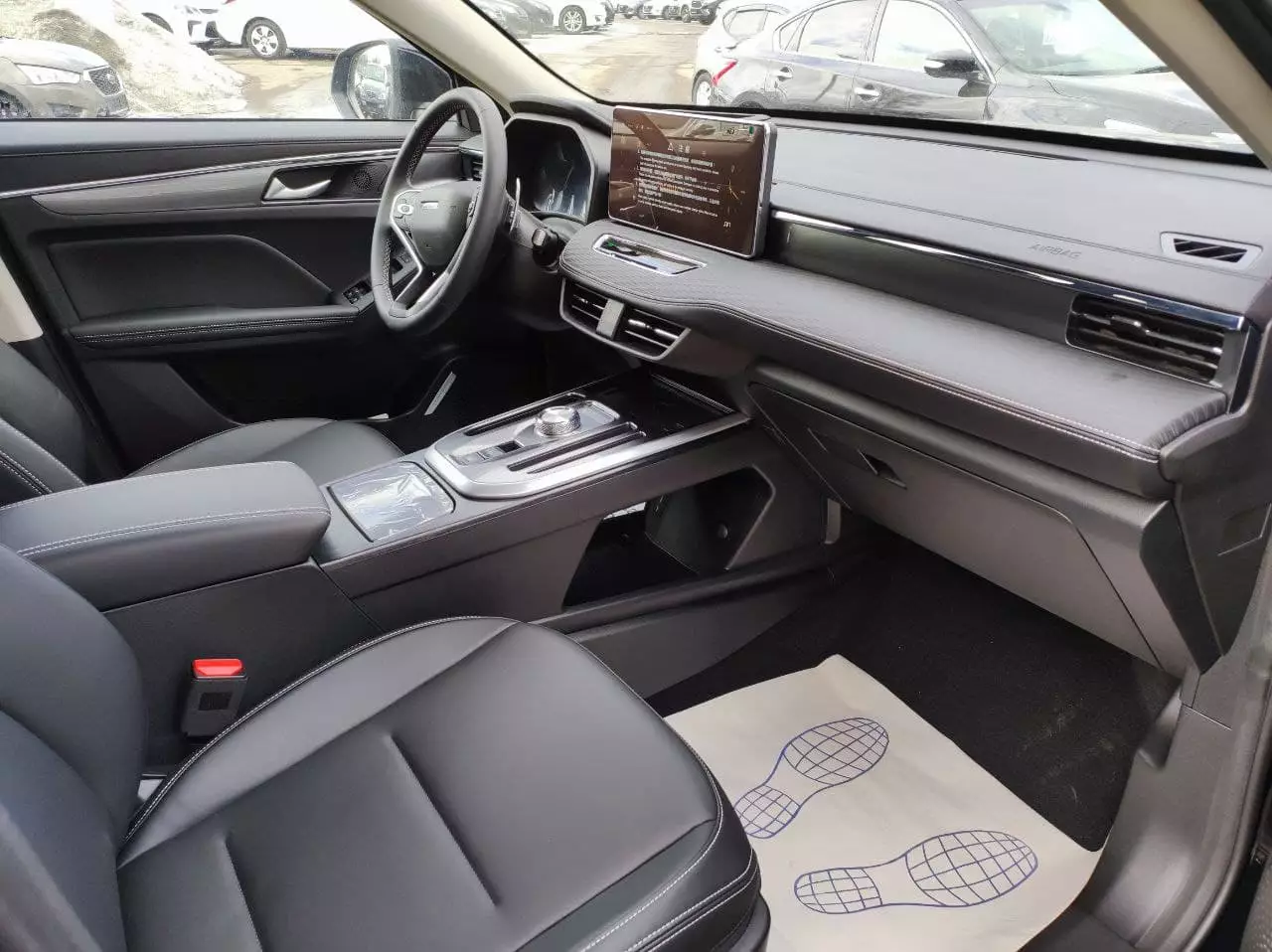 Автосалон: Haval Jolion