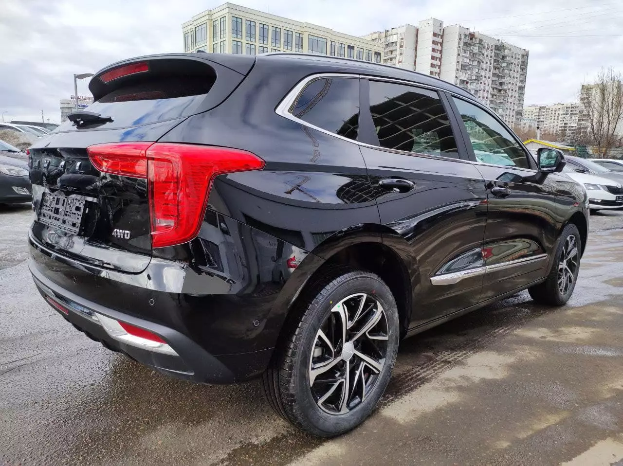 Автосалон: Haval Jolion