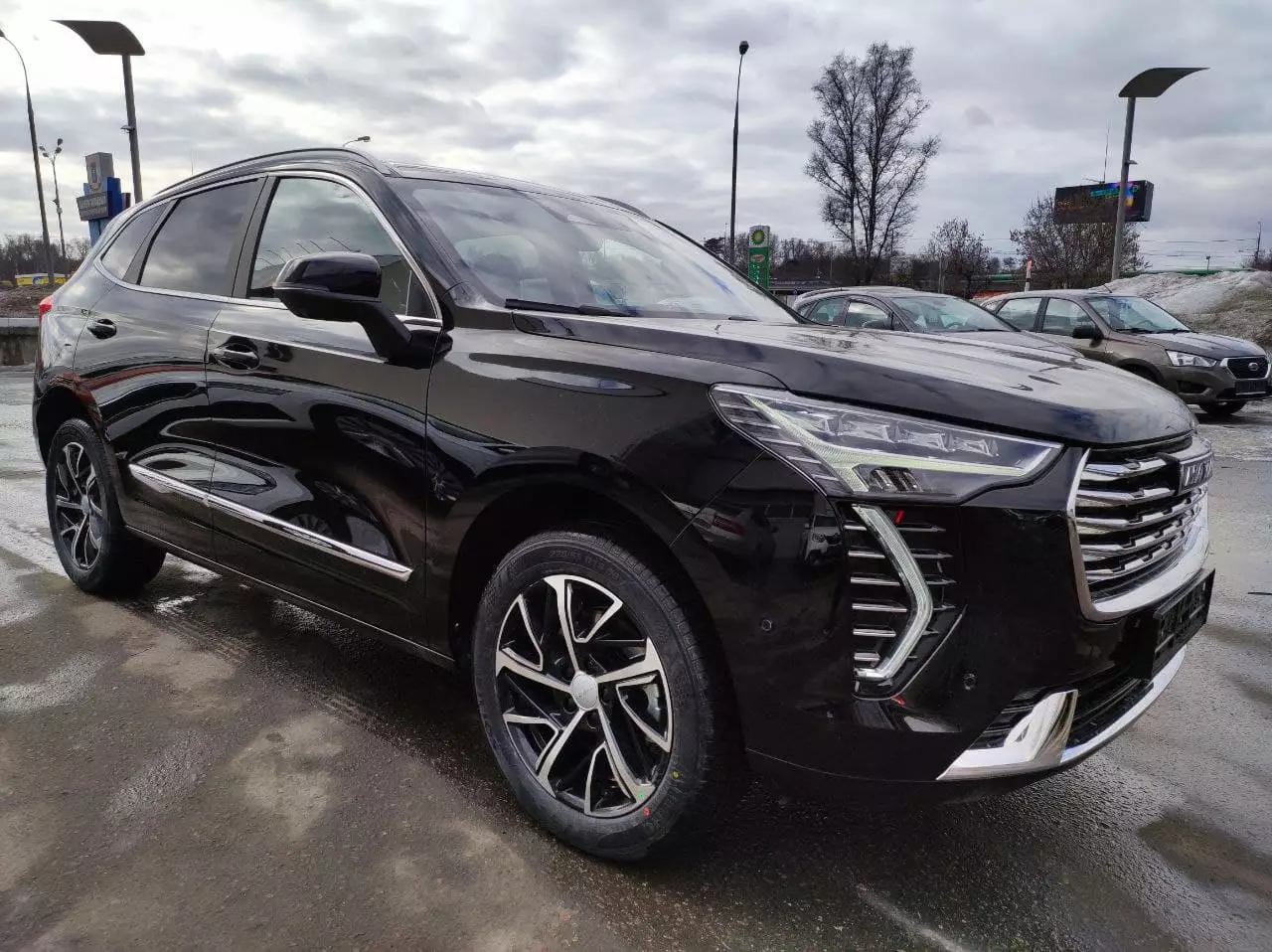Автосалон: Haval Jolion