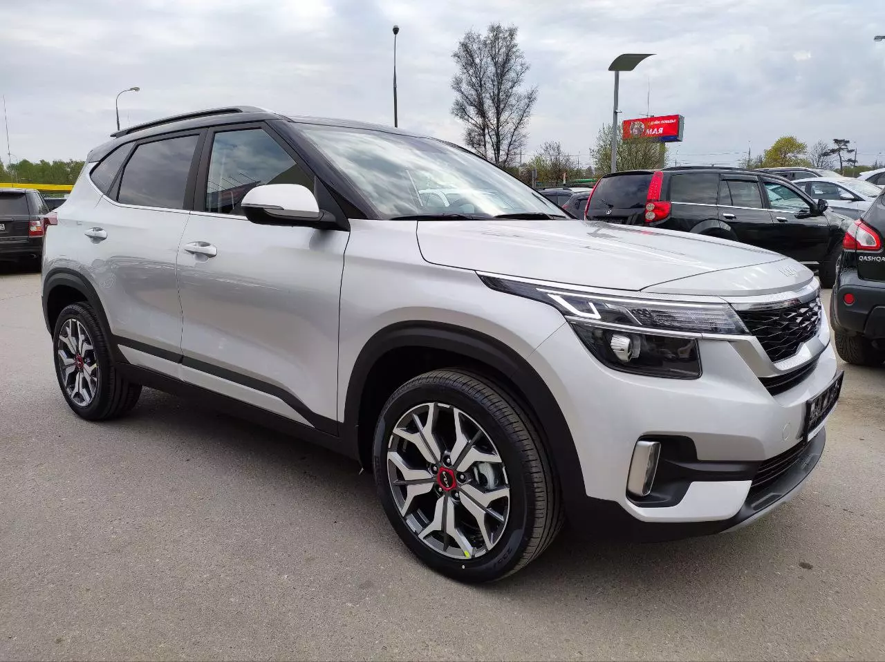 Автосалон: Kia Seltos