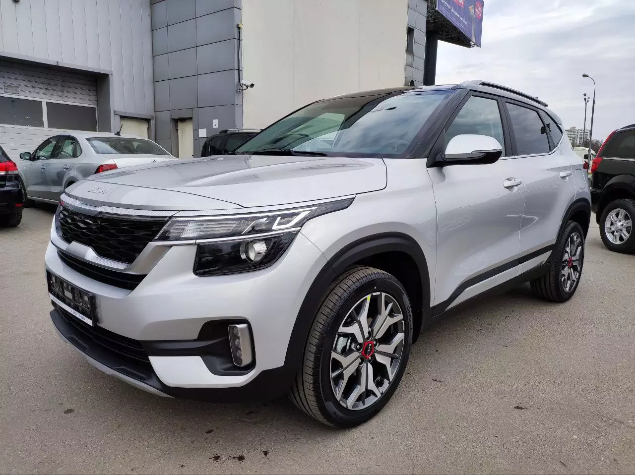 Автосалон: Kia Seltos