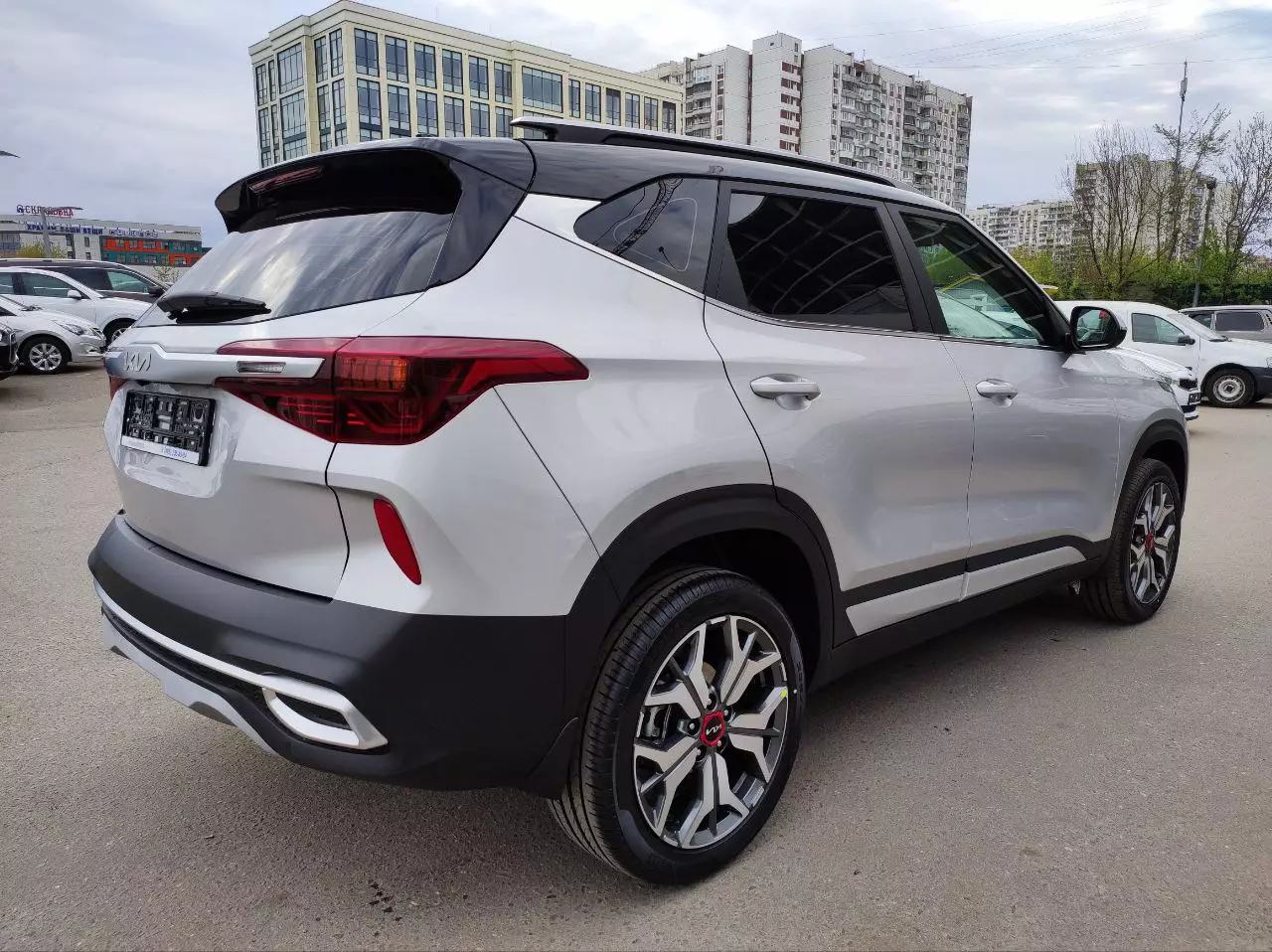 Автосалон: Kia Seltos