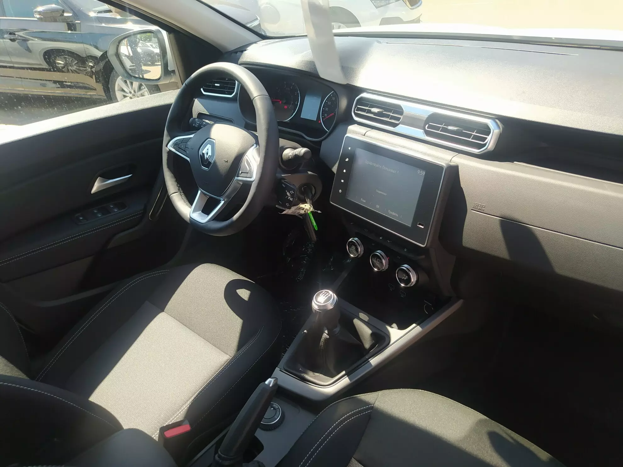 Автосалон: Renault Duster