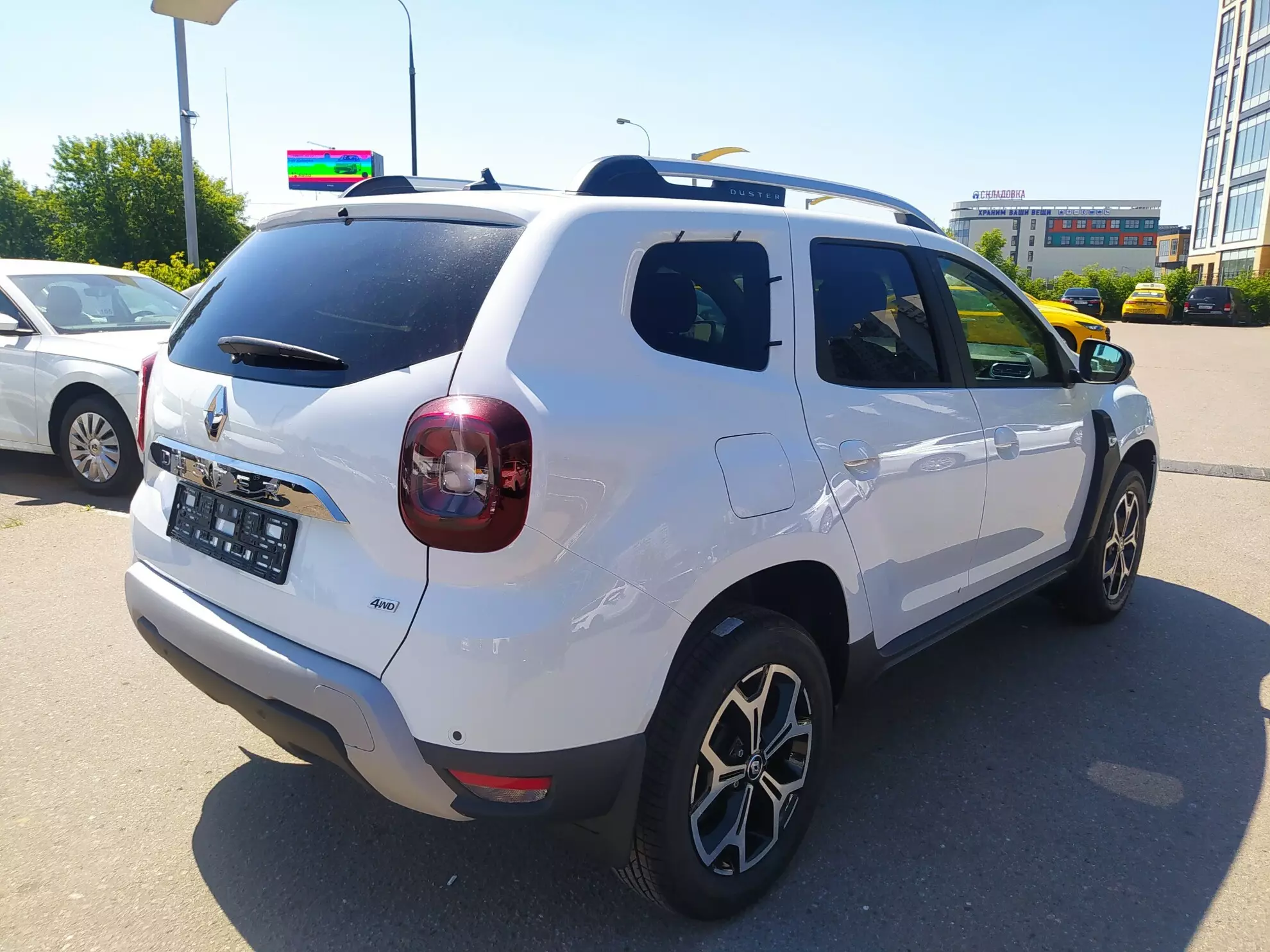 Автосалон: Renault Duster