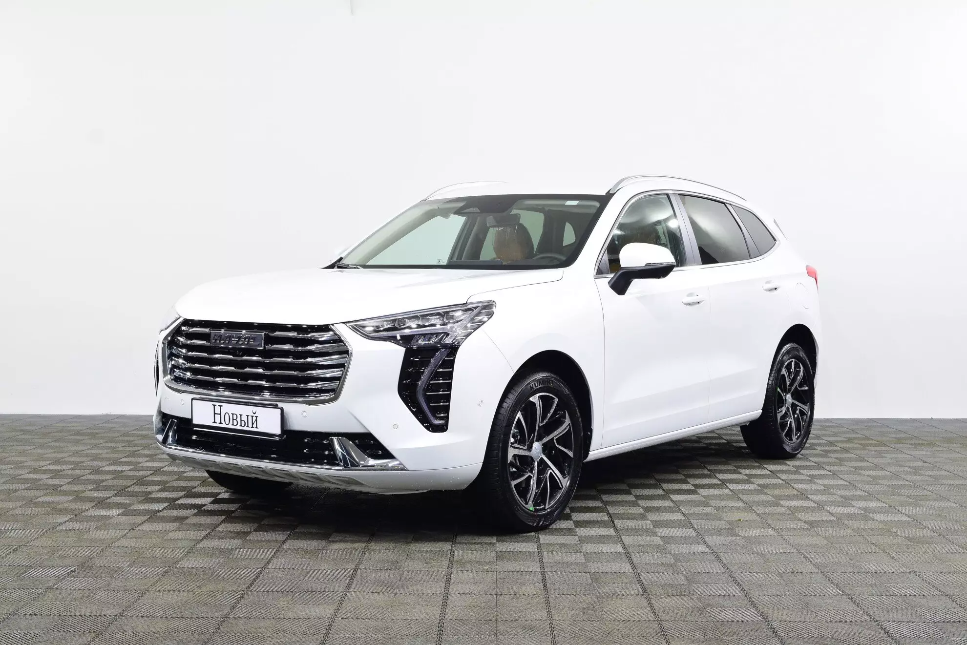 Автосалон: Haval Jolion