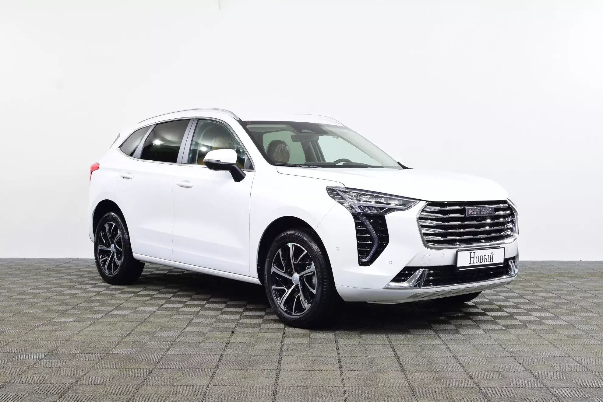 Автосалон: Haval Jolion