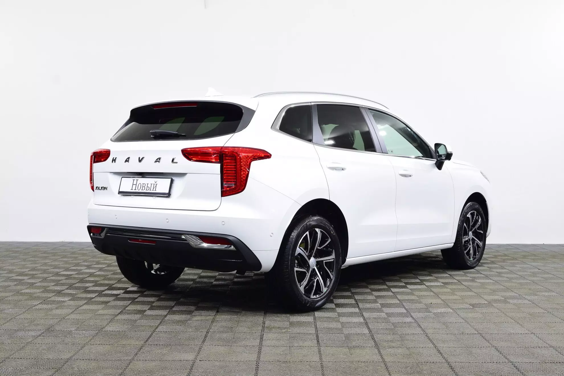 Автосалон: Haval Jolion