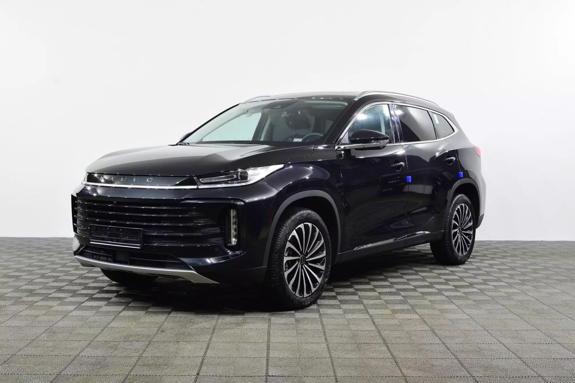 Автосалон: Exeed TXL