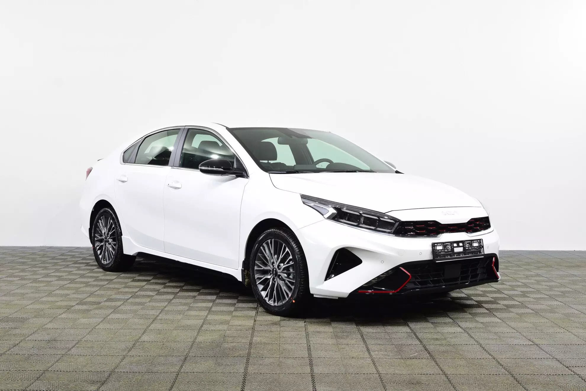 Автосалон: Kia Cerato