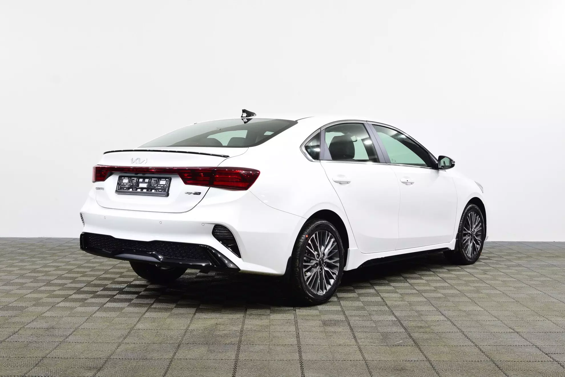 Автосалон: Kia Cerato