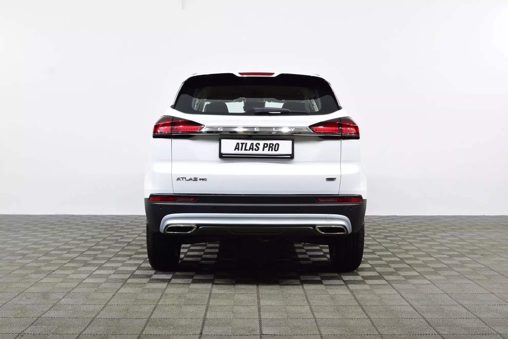 Автосалон: Geely Atlas Pro