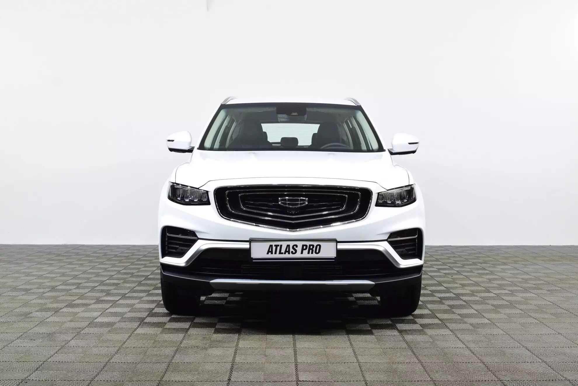 Автосалон: Geely Atlas Pro