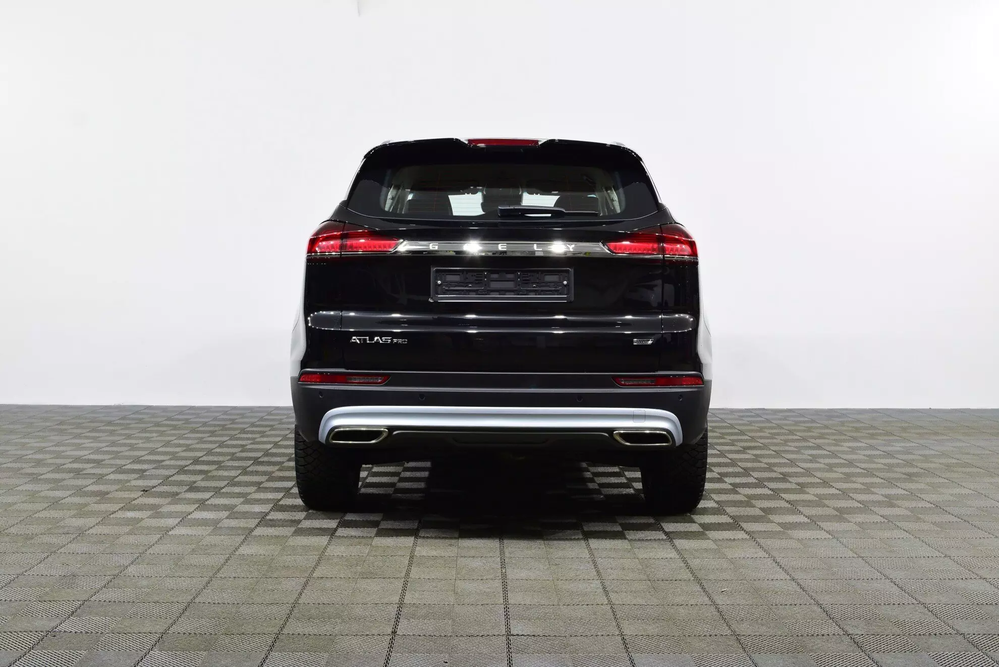 Автосалон: Geely Atlas Pro