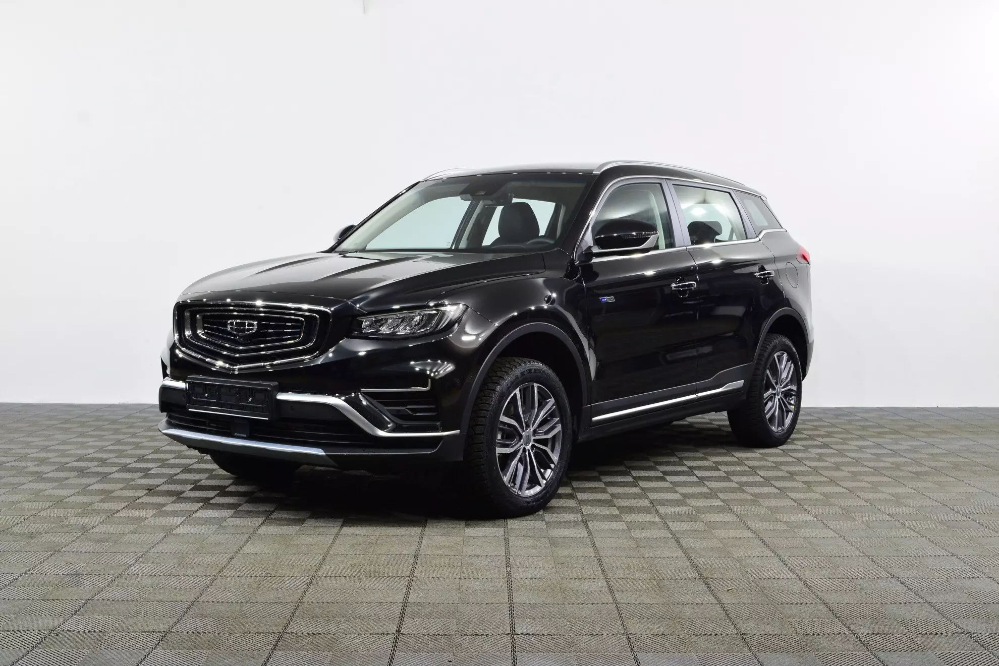 Автосалон: Geely Atlas Pro