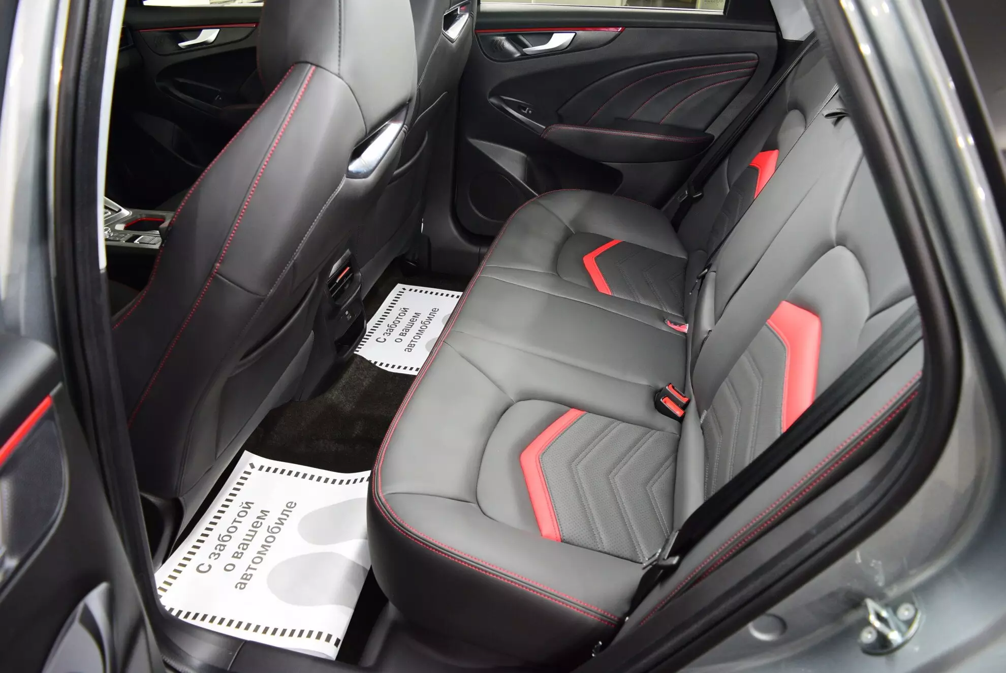 Автосалон: Kaiyi E5