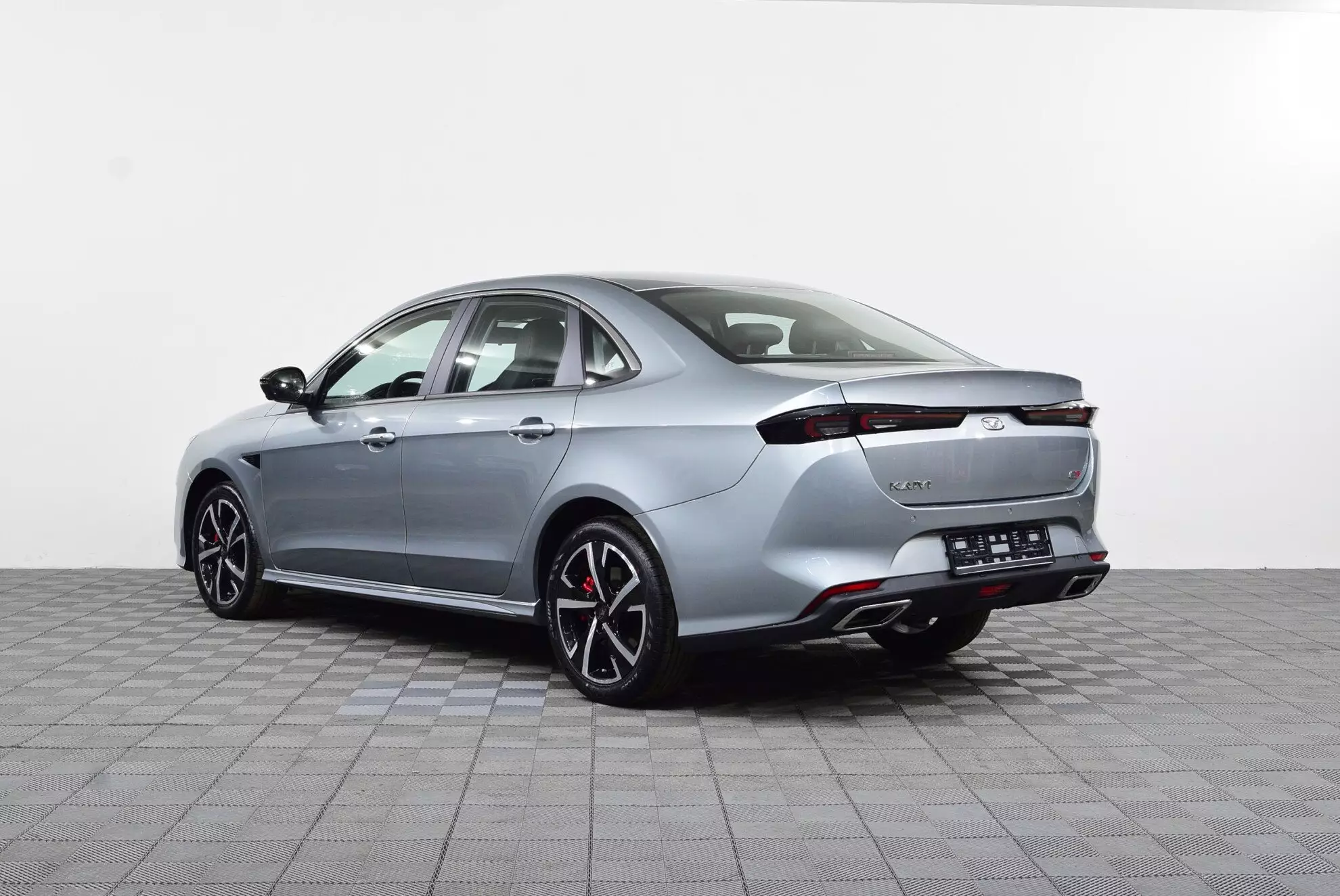 Автосалон: Kaiyi E5
