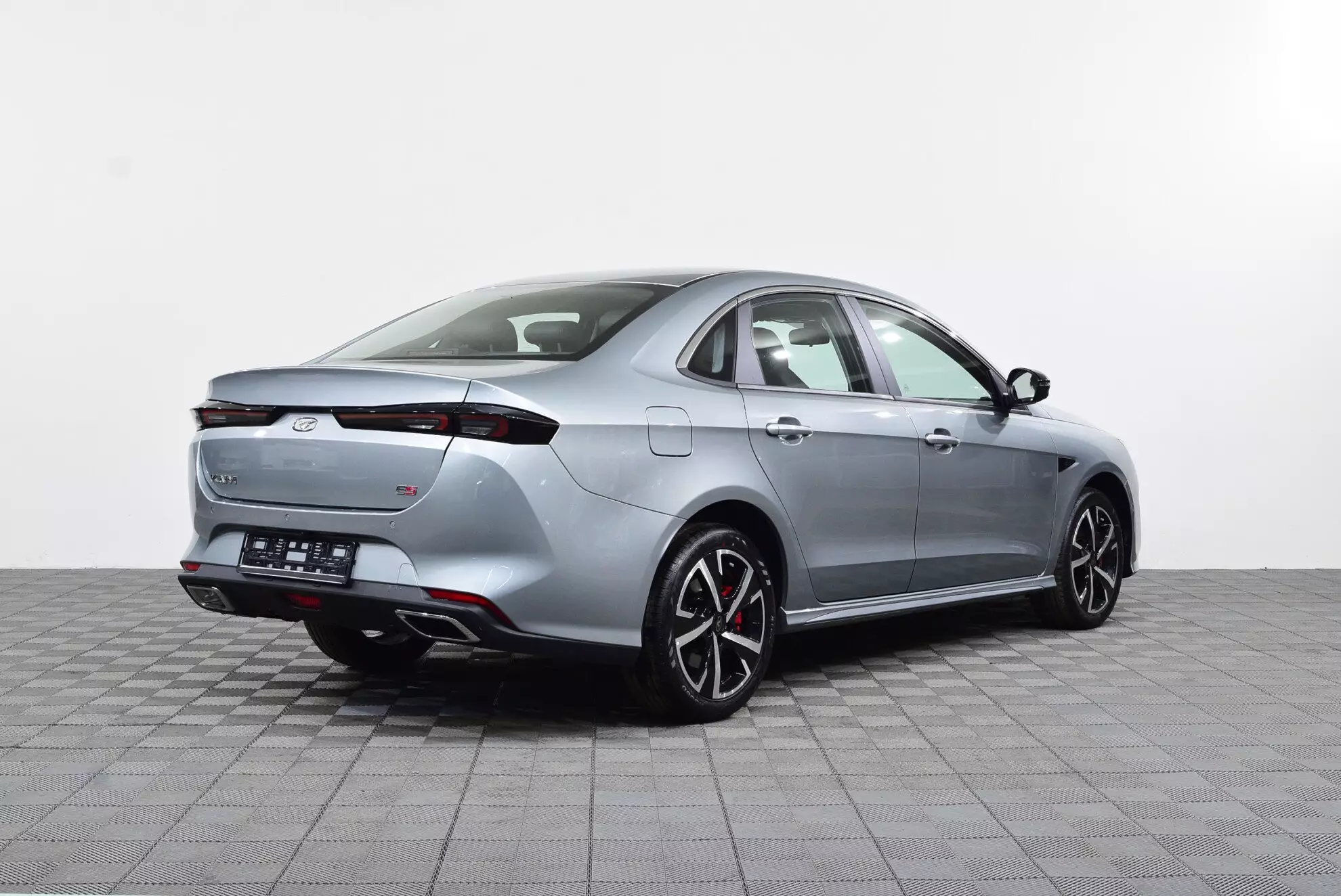 Автосалон: Kaiyi E5
