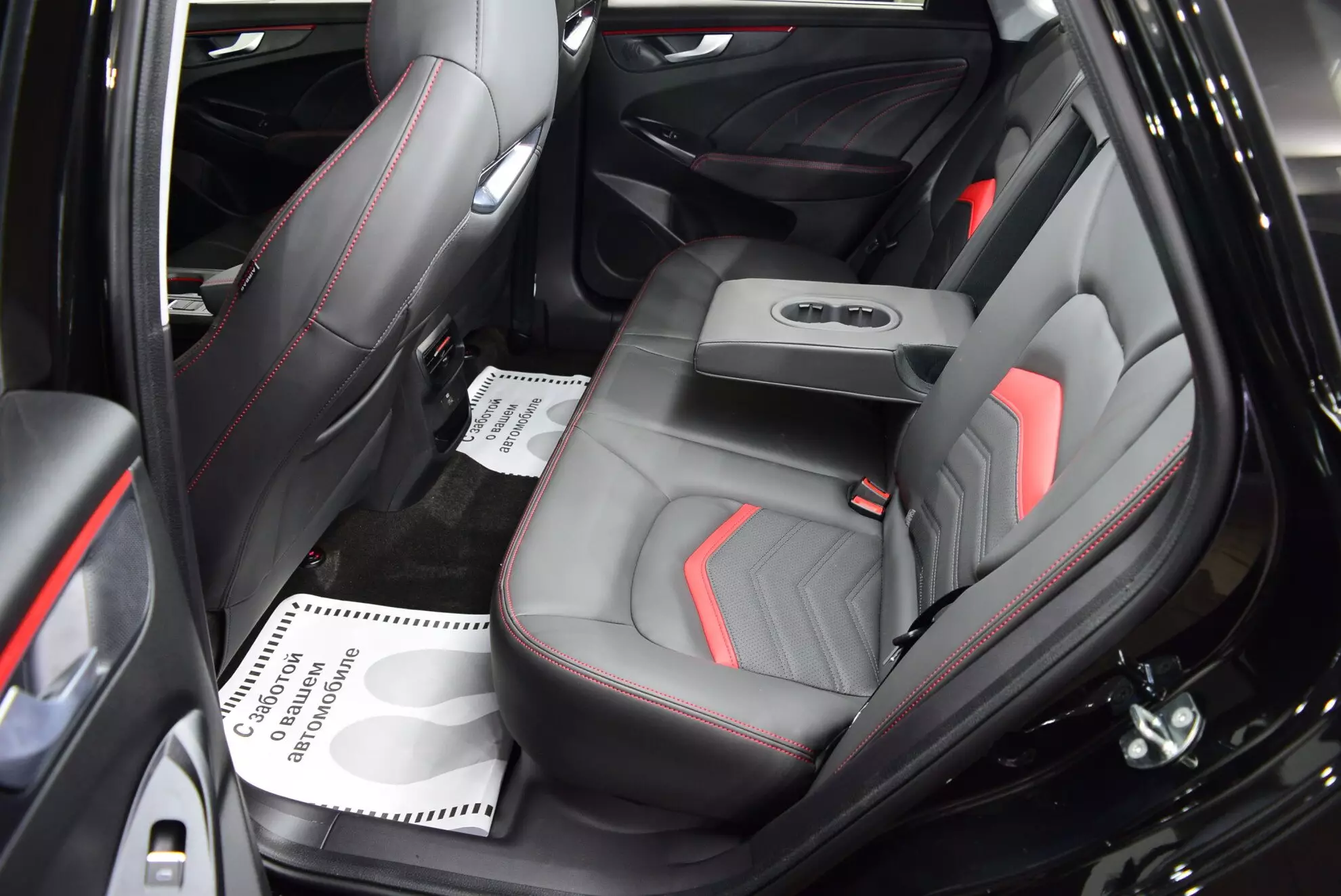 Автосалон: Kaiyi E5