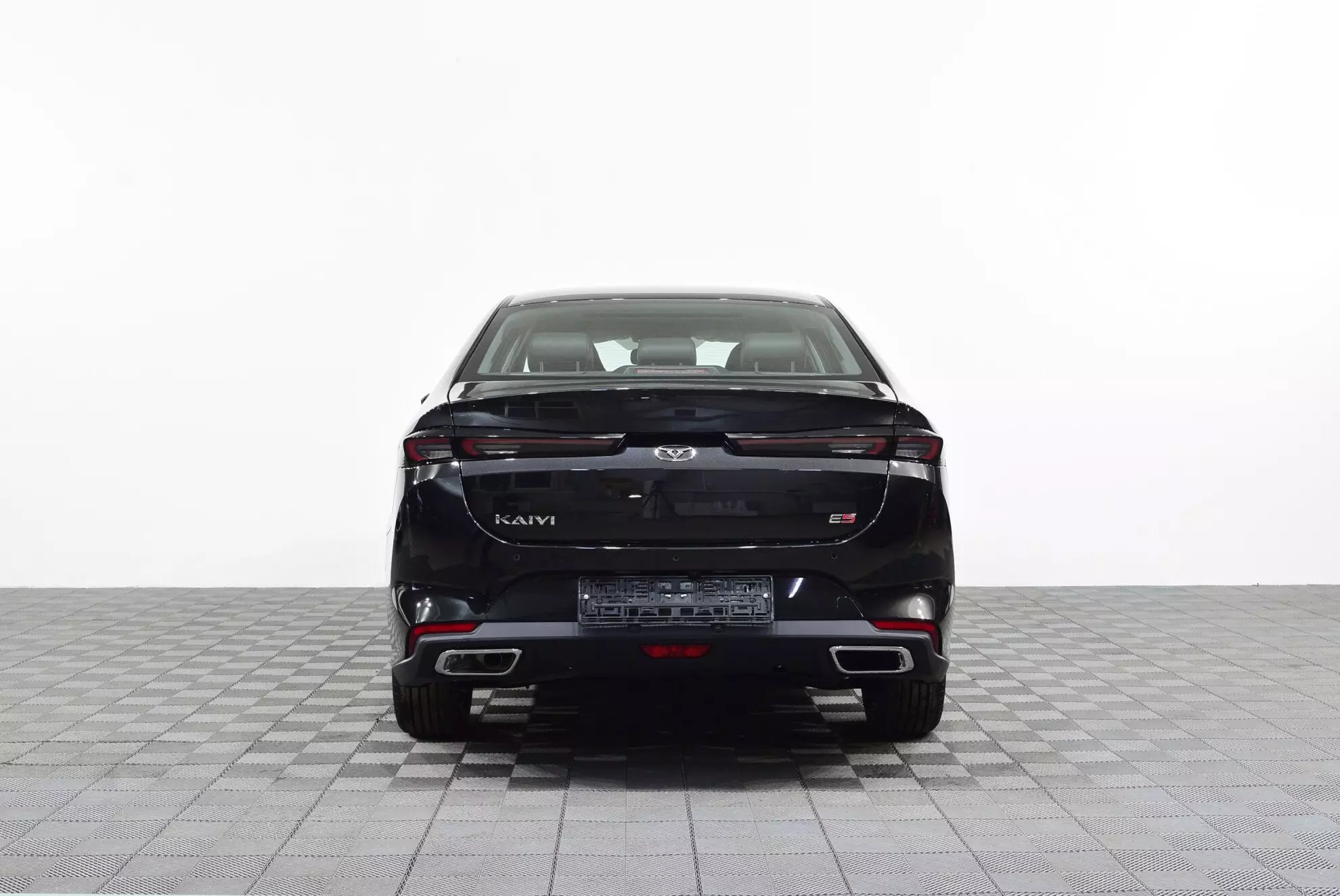 Автосалон: Kaiyi E5