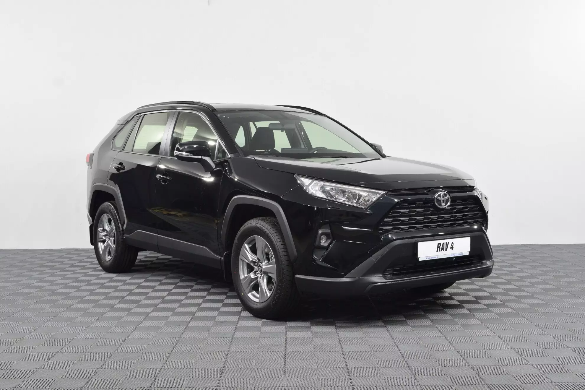 Автосалон: Toyota Rav4