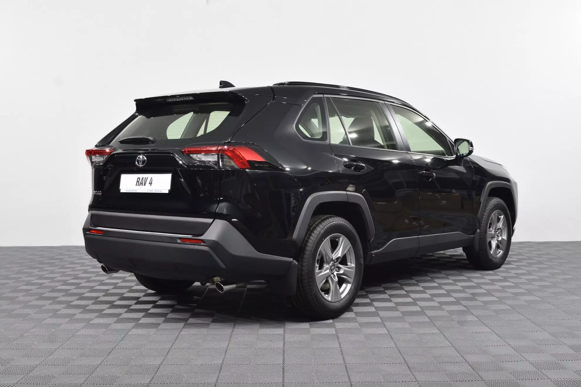 Автосалон: Toyota Rav4