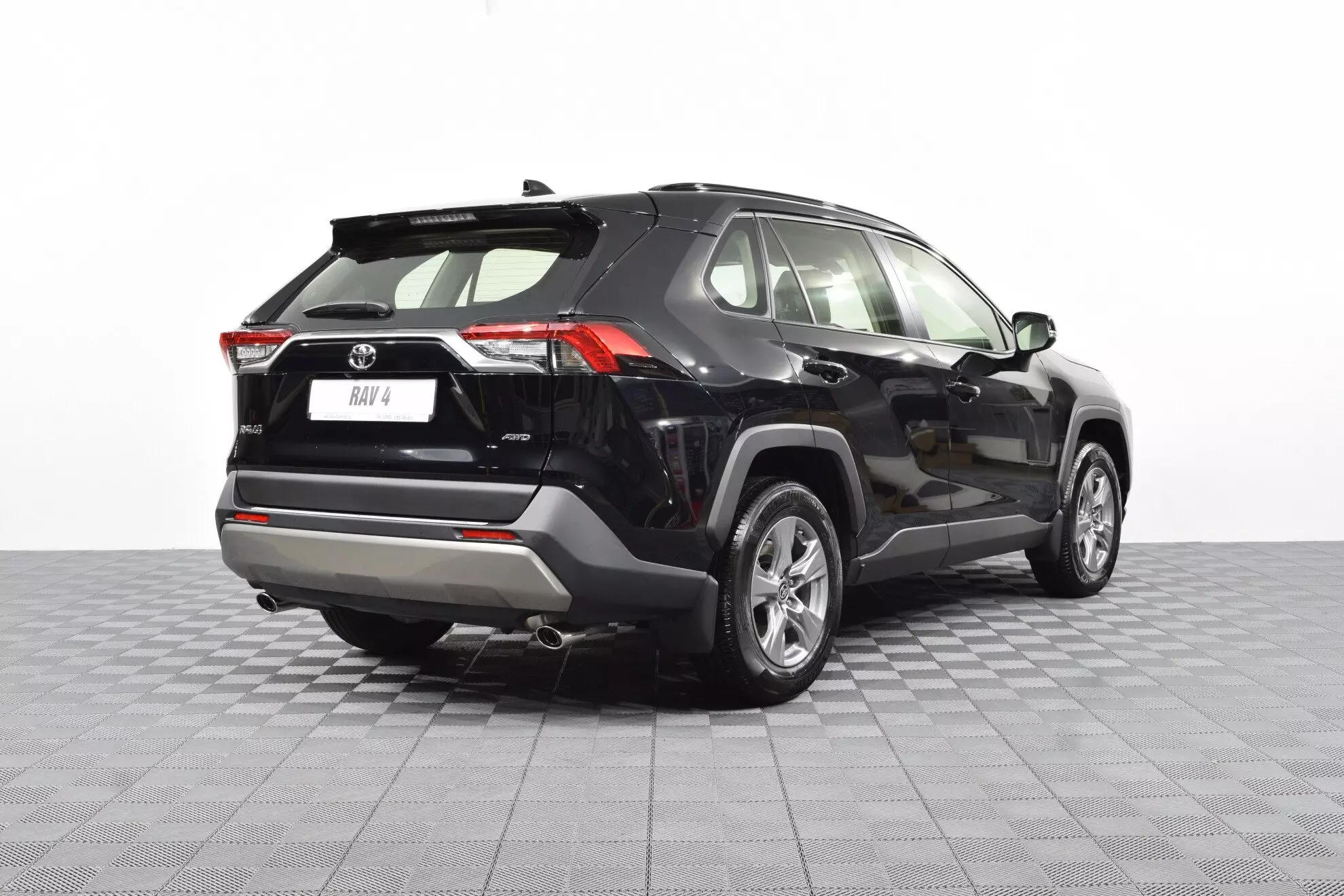 Автосалон: Toyota Rav4