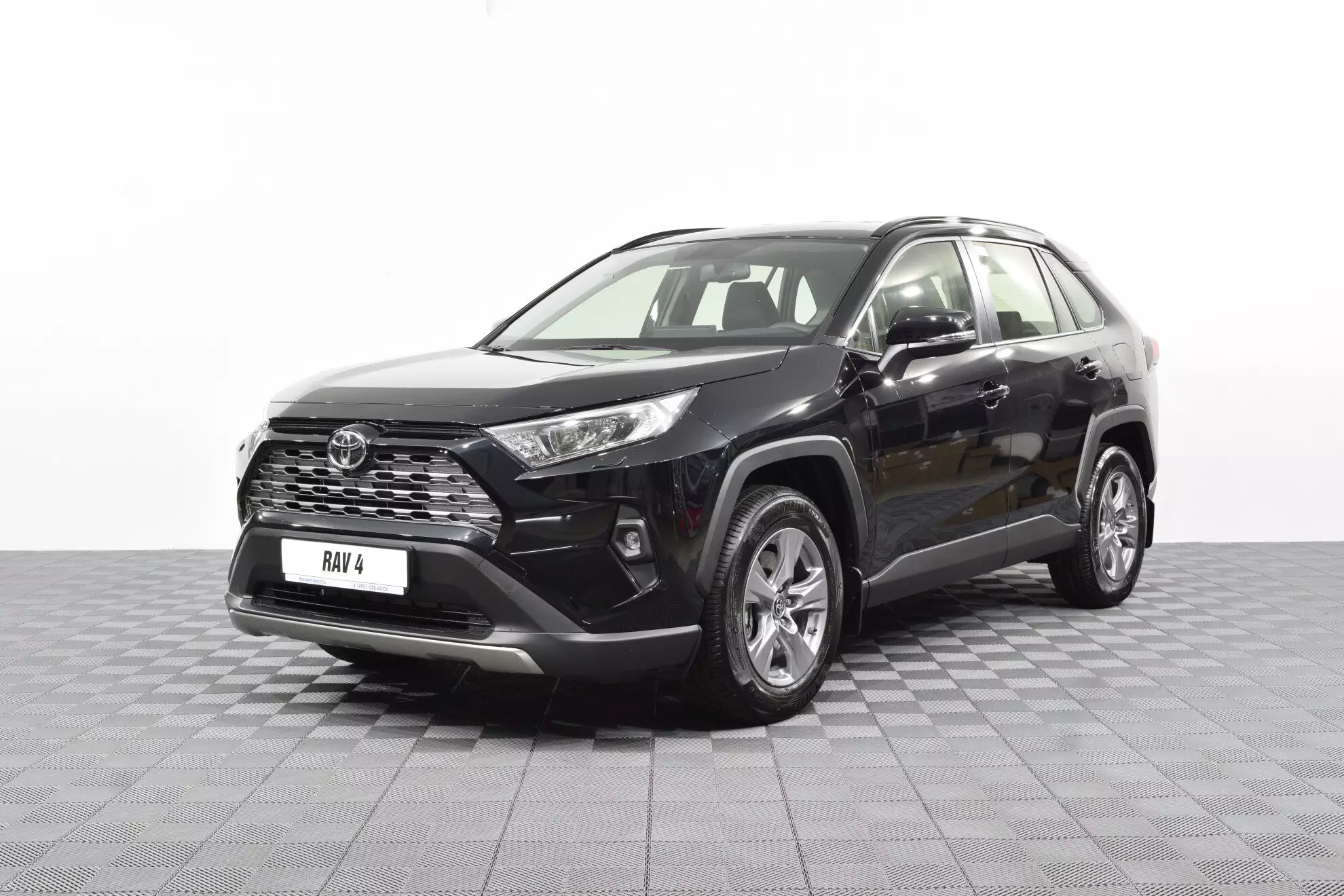 Автосалон: Toyota Rav4