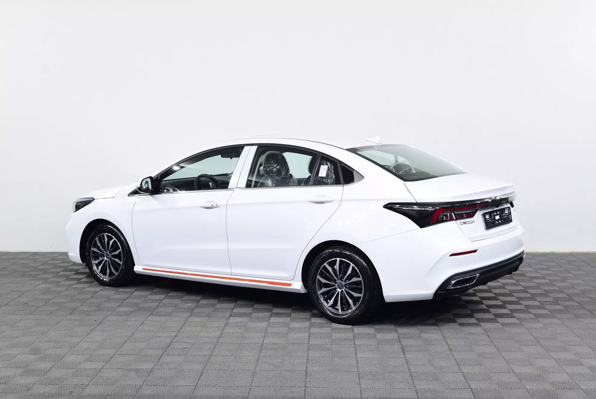 Автосалон: Omoda S5