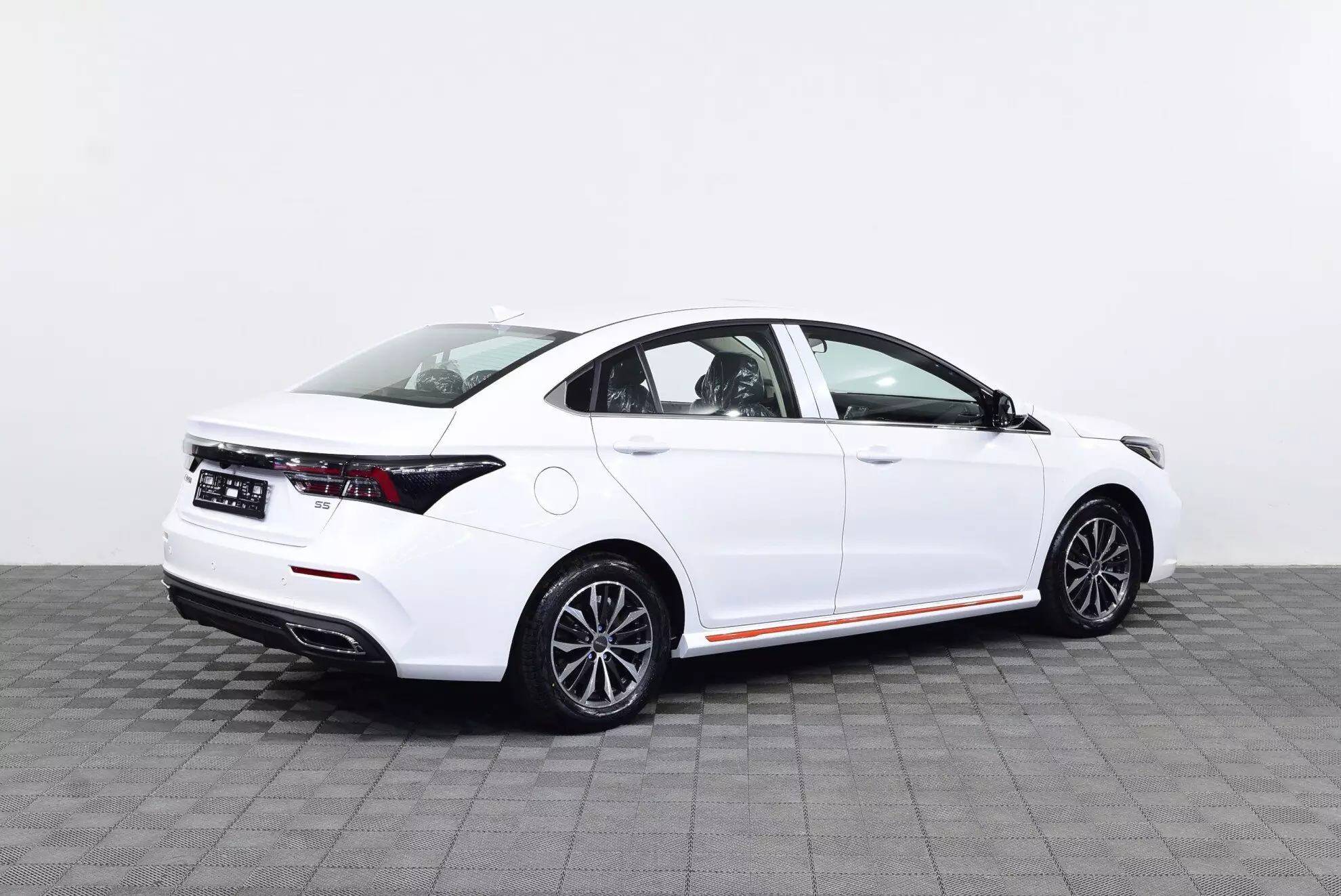 Автосалон: Omoda S5