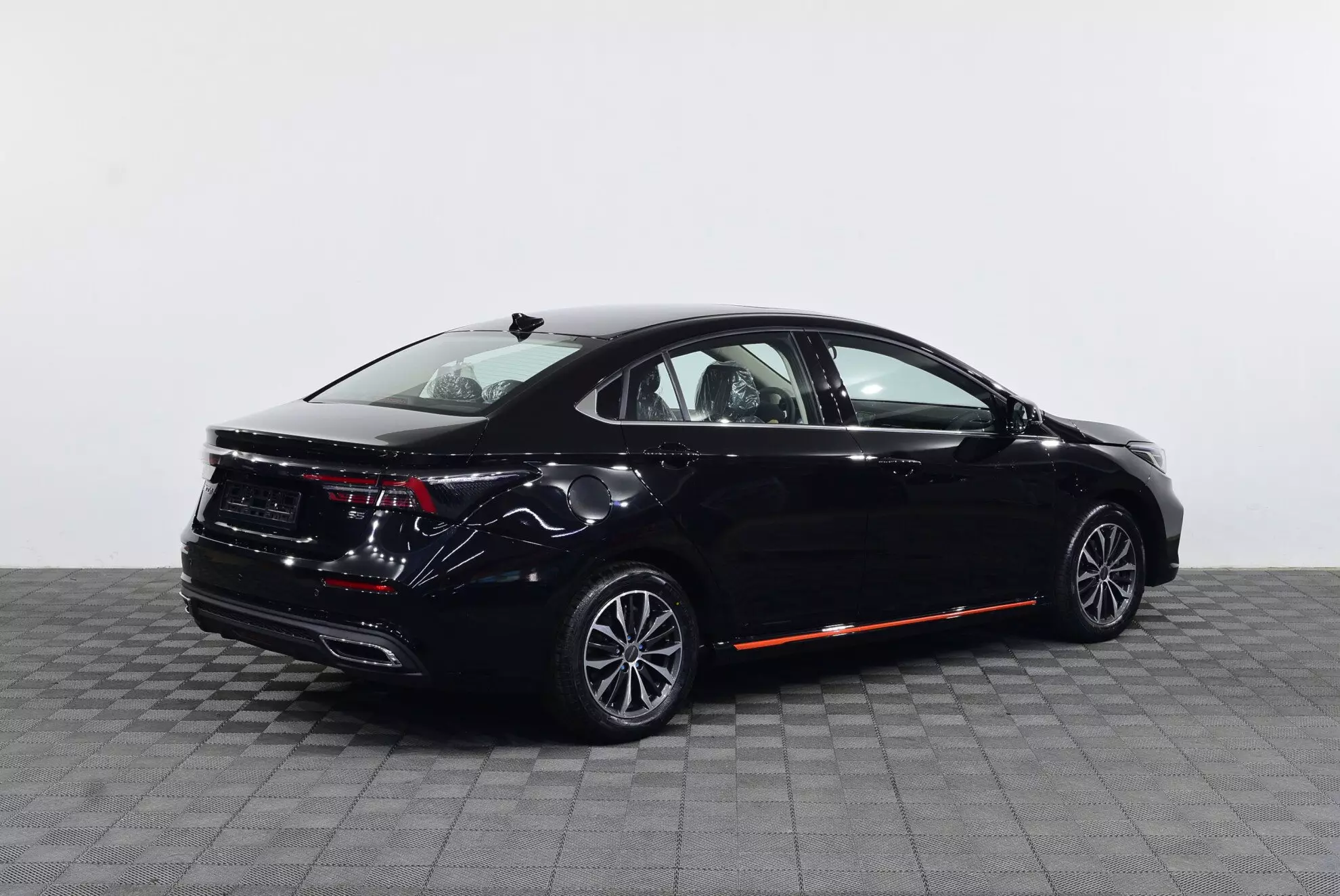 Автосалон: Omoda S5