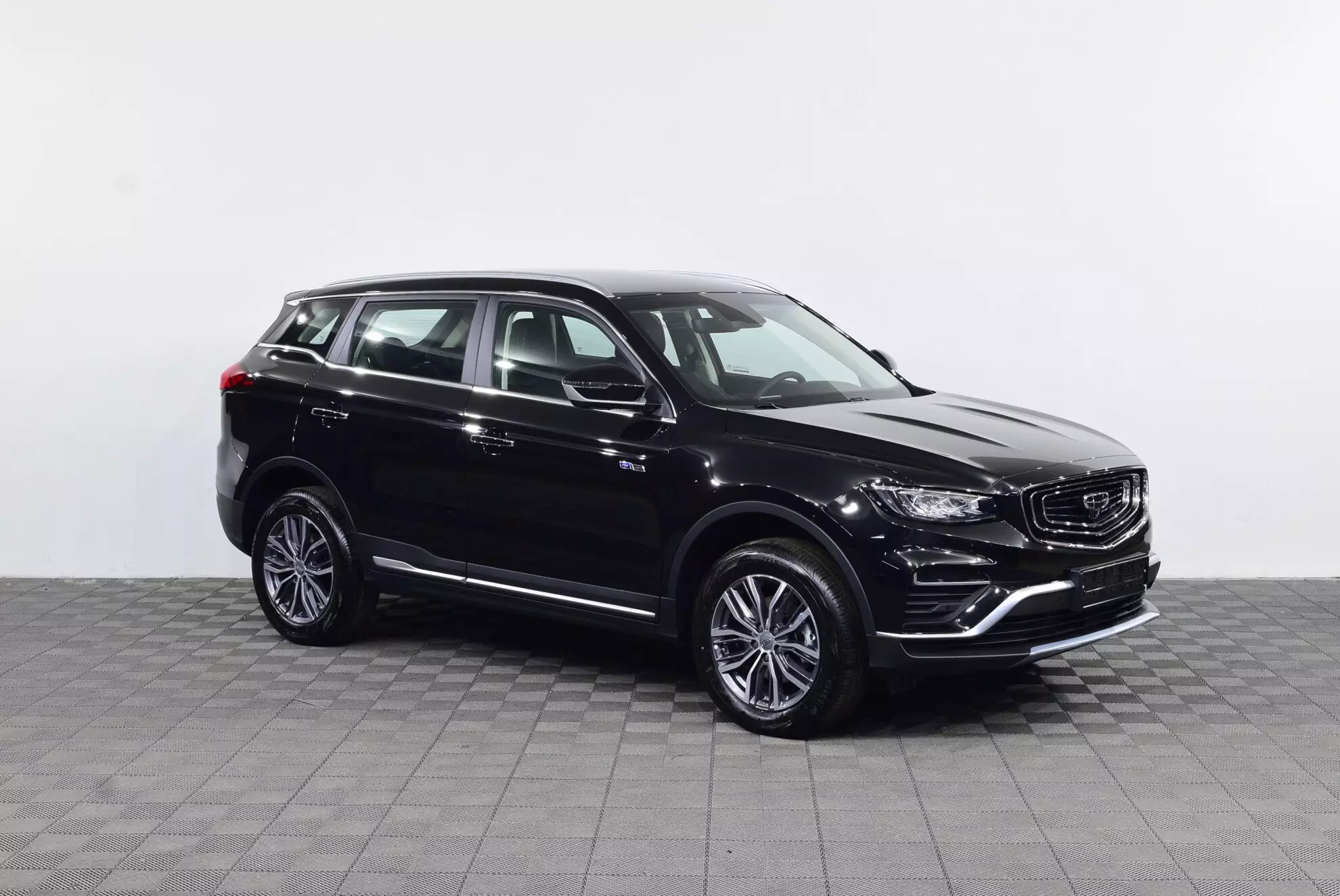 Автосалон: Geely Atlas Pro
