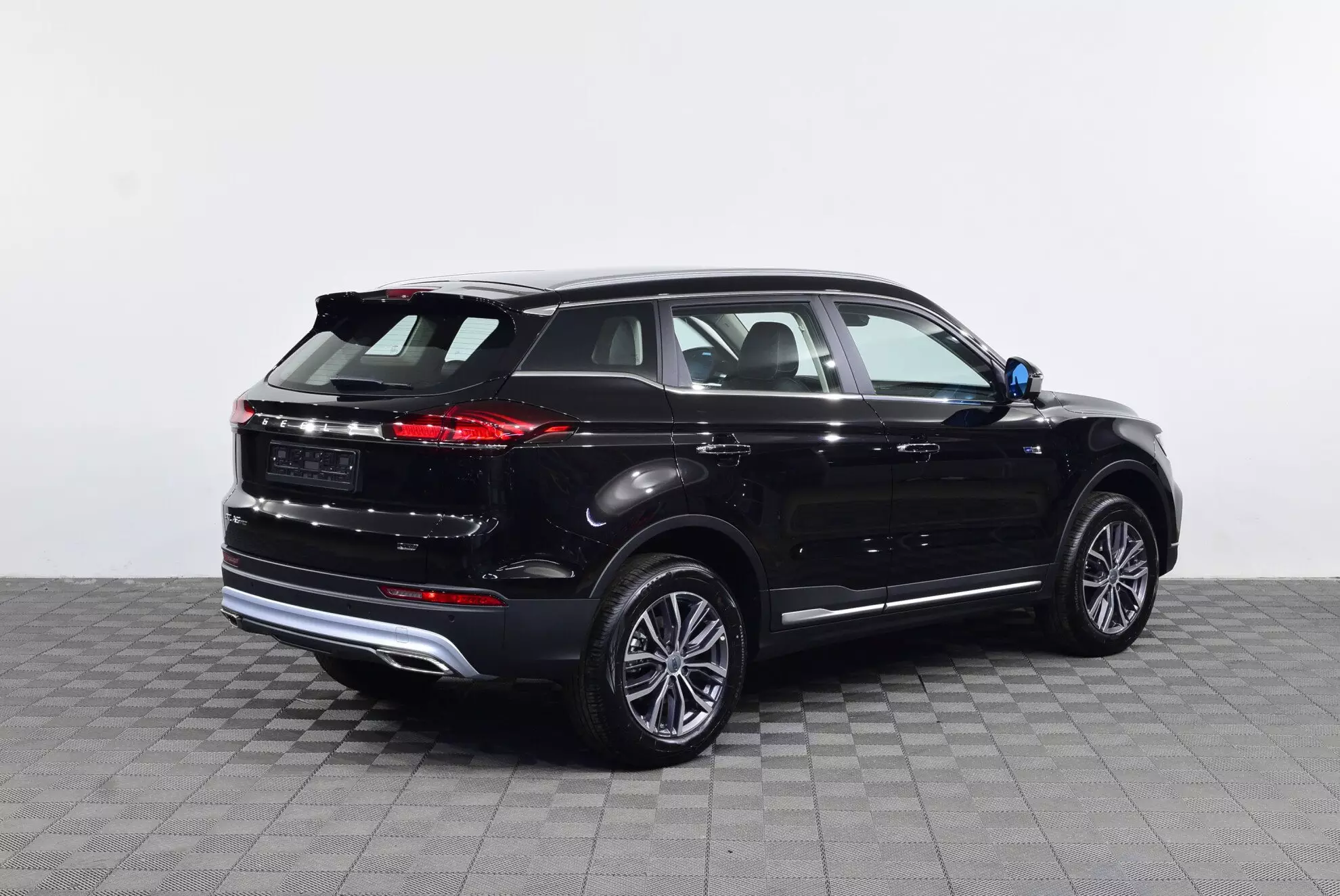 Автосалон: Geely Atlas Pro