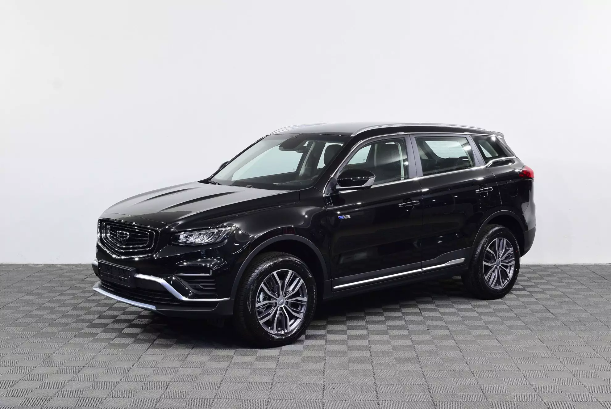 Автосалон: Geely Atlas Pro