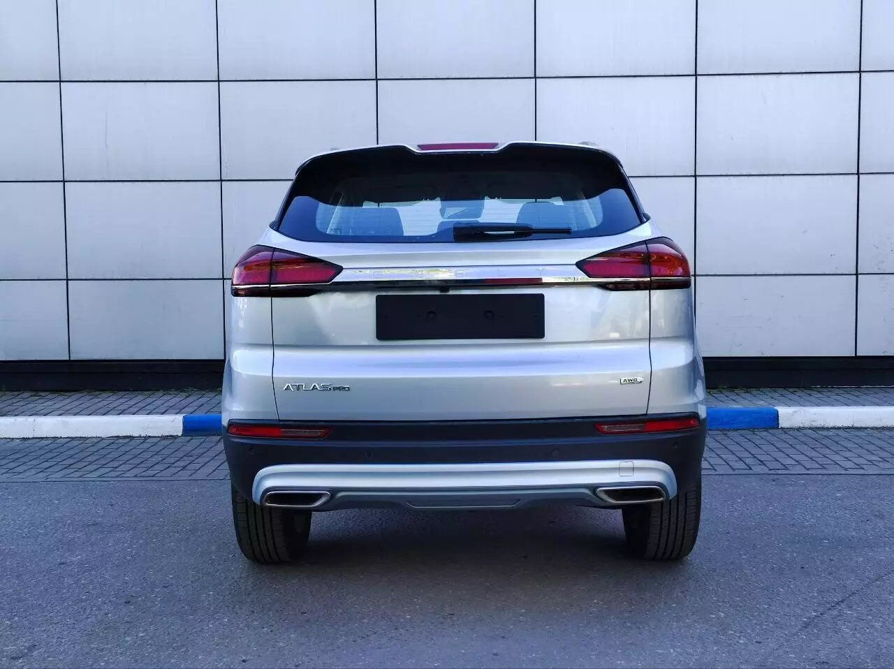 Автосалон: Geely Atlas Pro