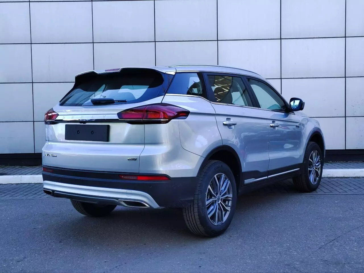 Автосалон: Geely Atlas Pro