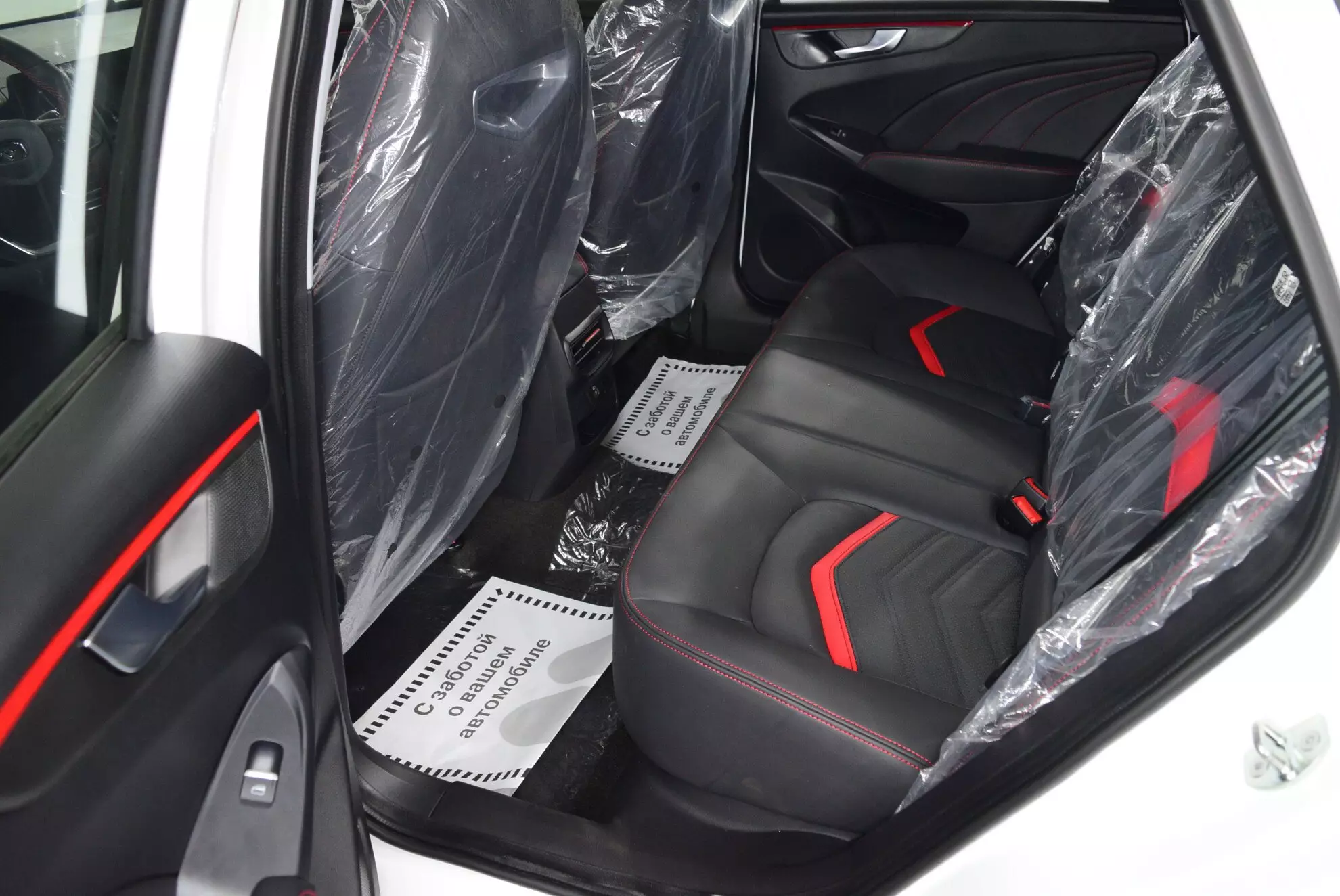 Автосалон: Kaiyi E5
