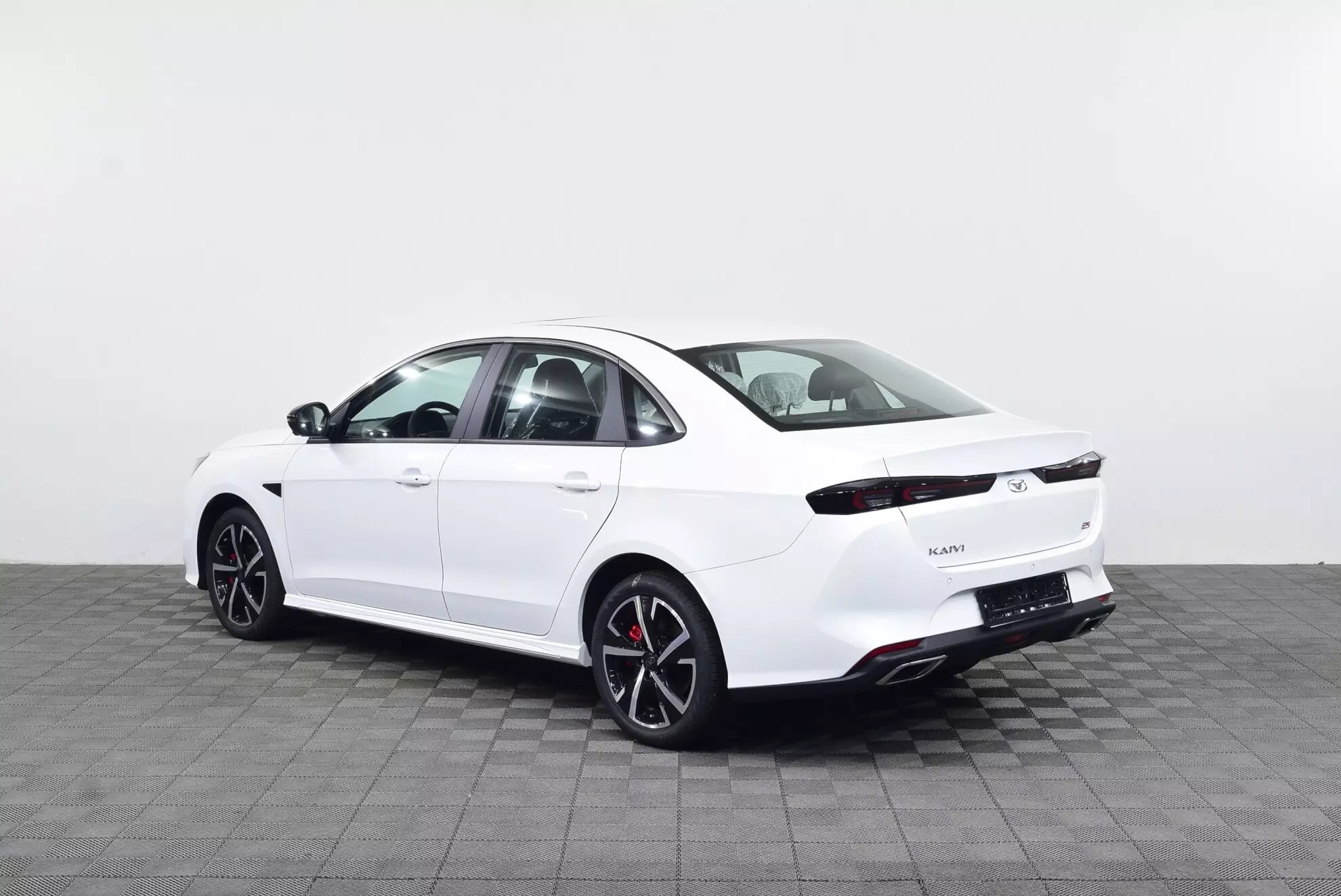 Автосалон: Kaiyi E5