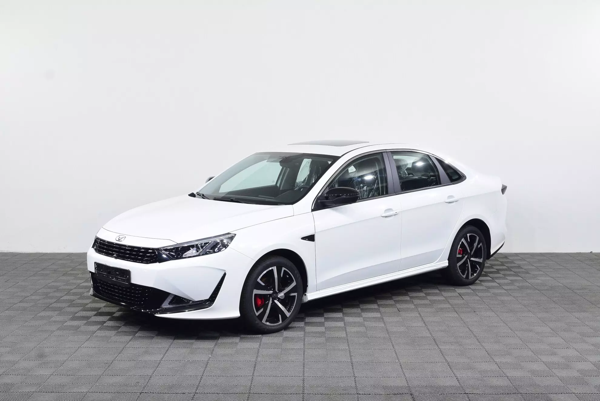 Автосалон: Kaiyi E5