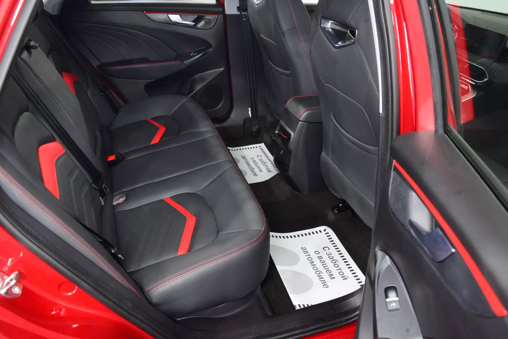 Автосалон: Kaiyi E5