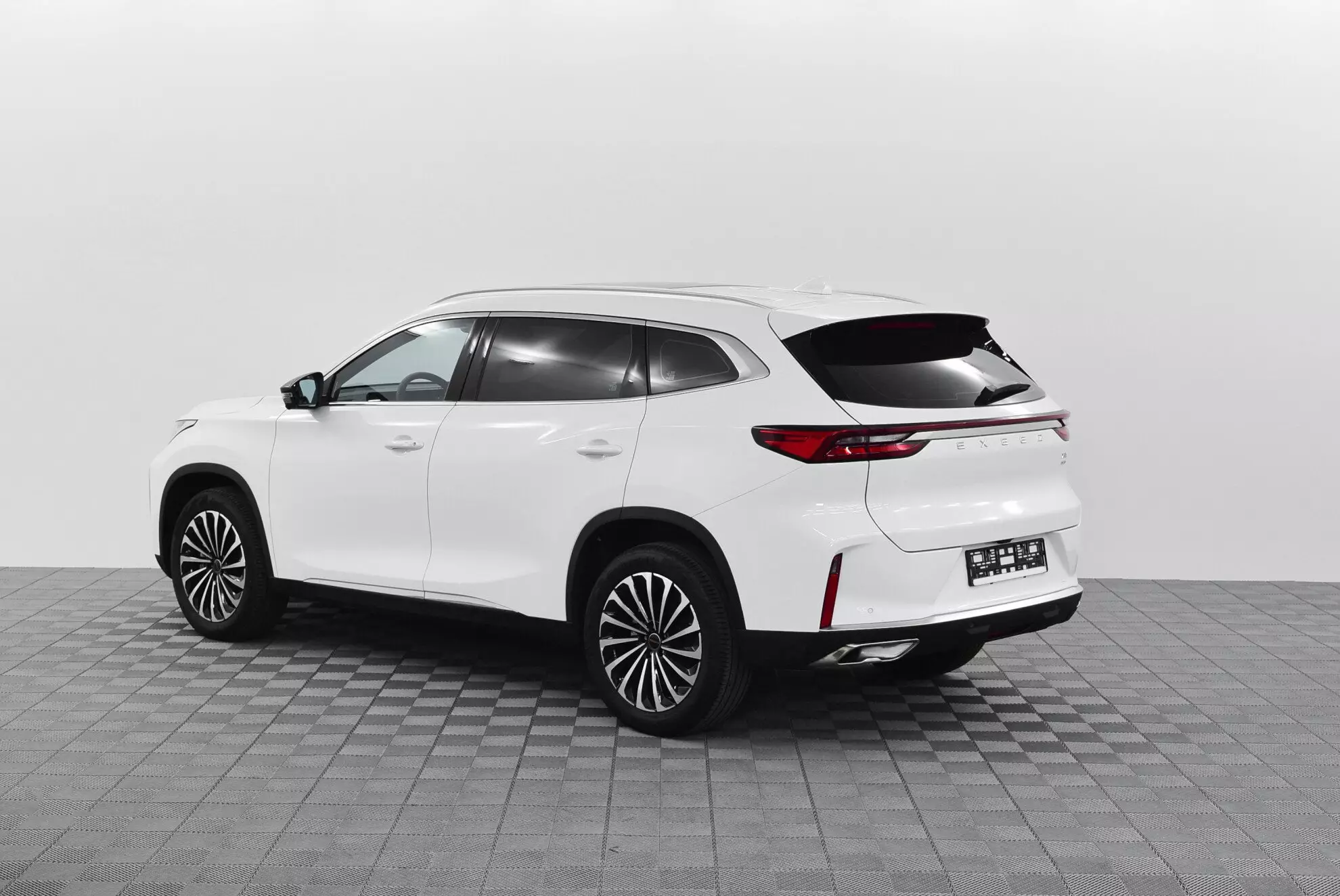 Автосалон: Exeed TXL