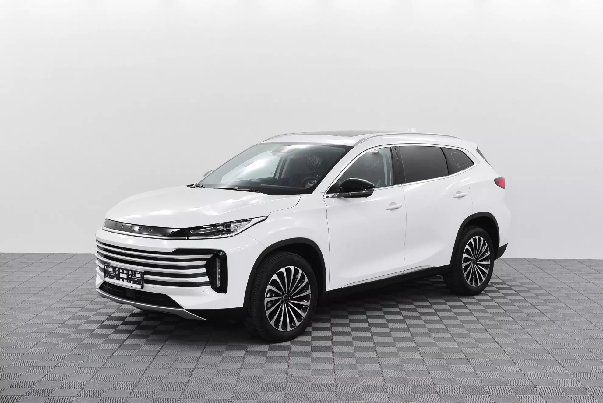 Автосалон: Exeed TXL