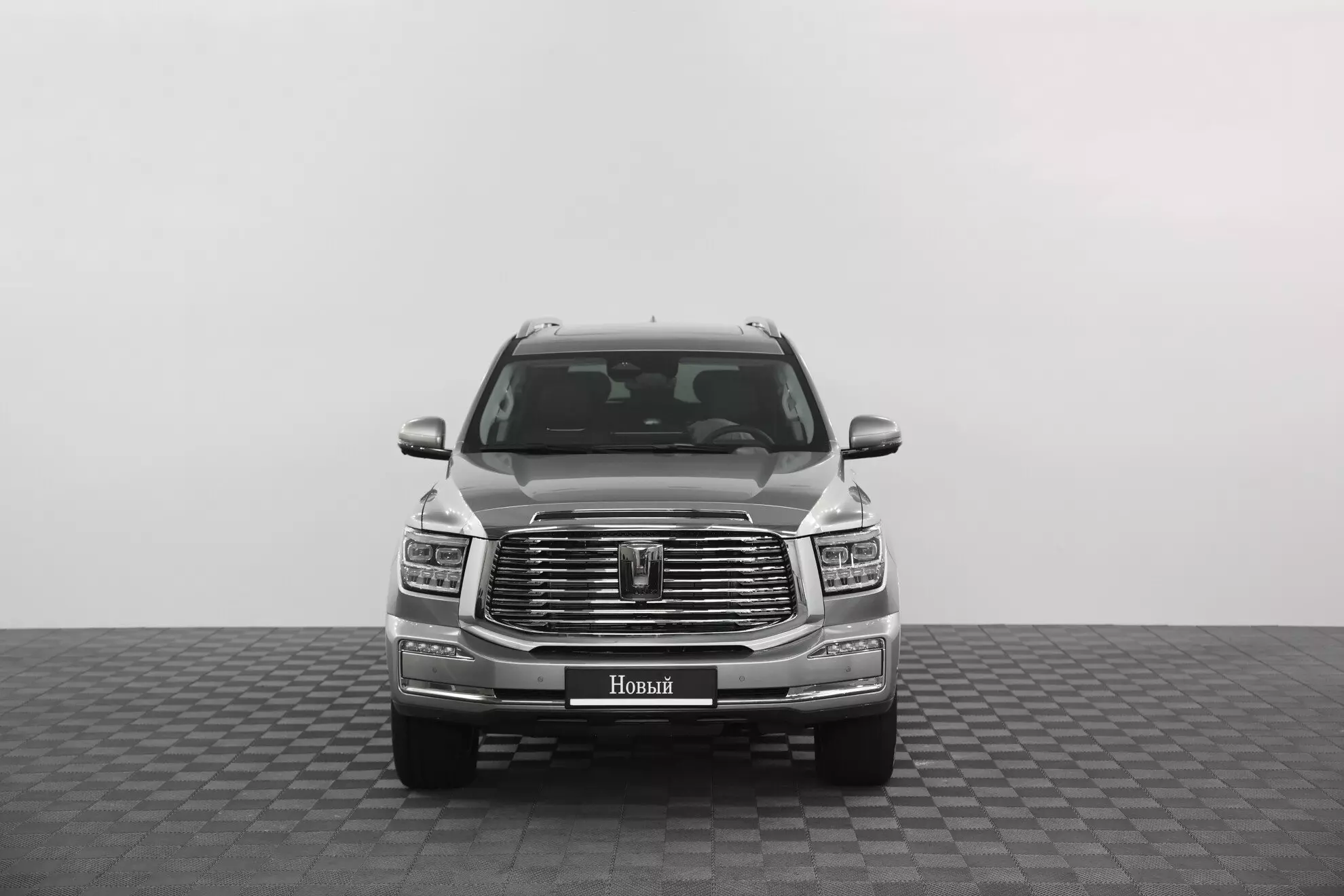 Автосалон: Tank 500