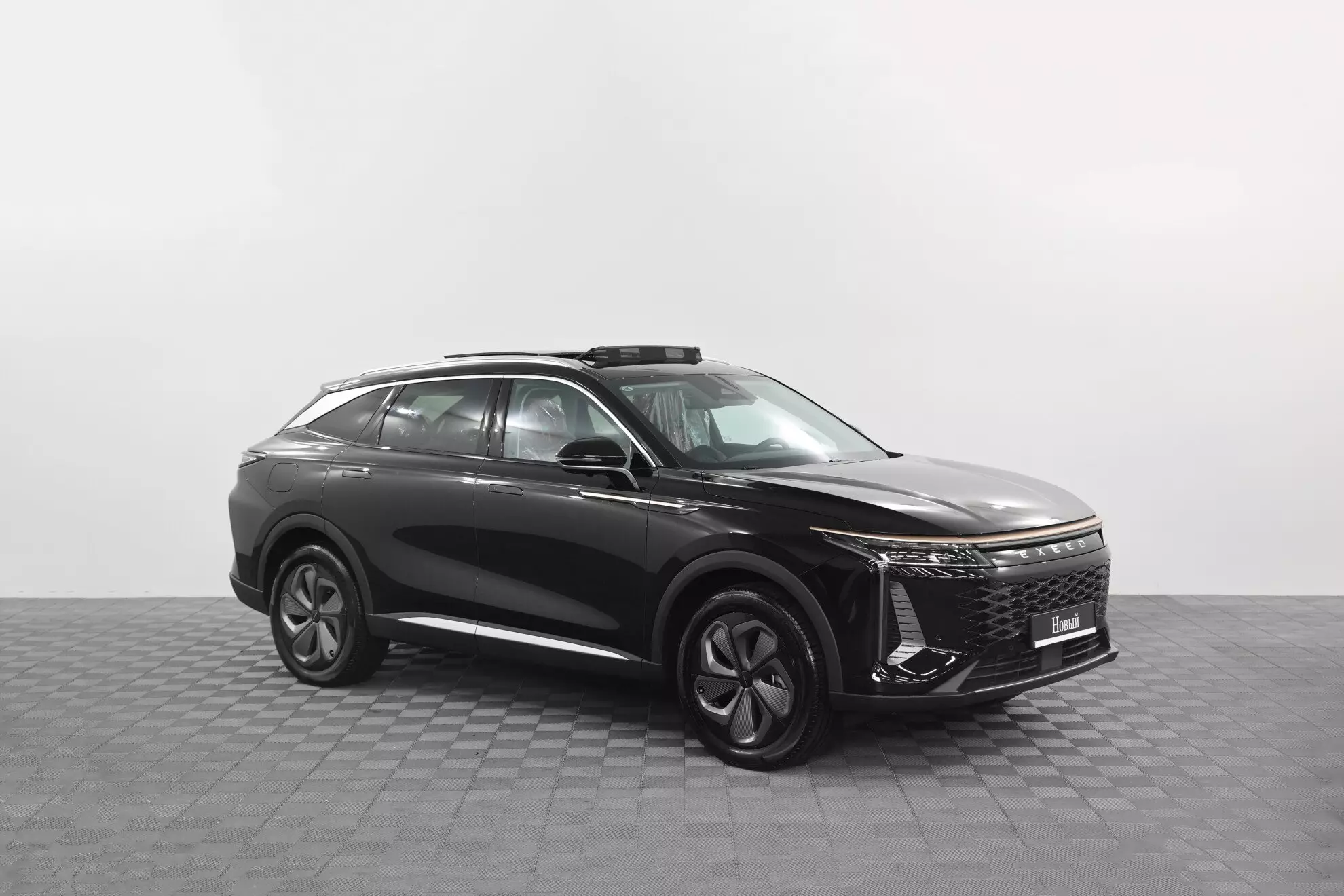 Автосалон: Exeed RX