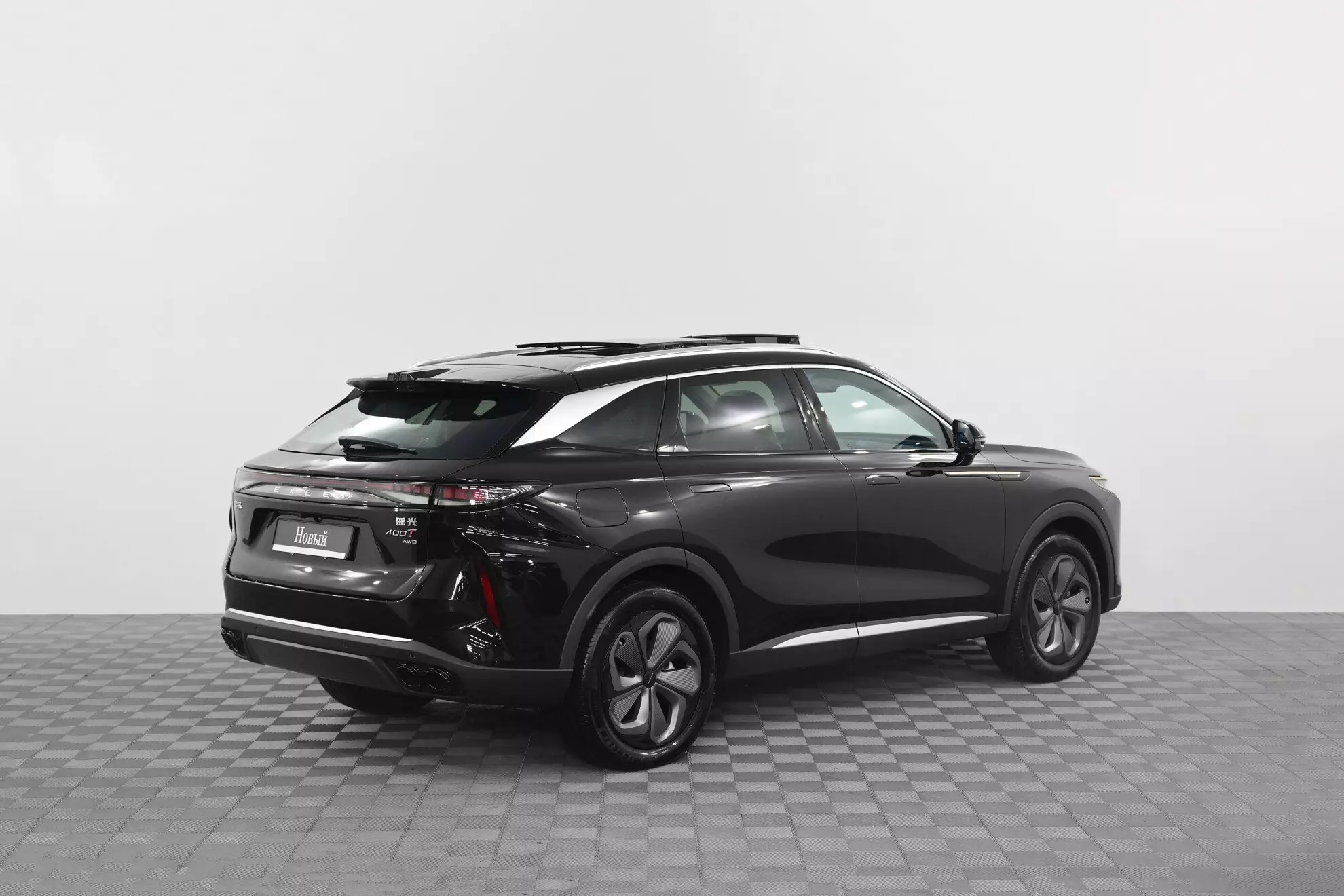 Автосалон: Exeed RX