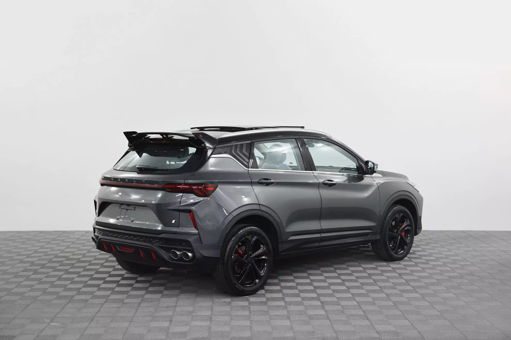 Автосалон: Geely Coolray