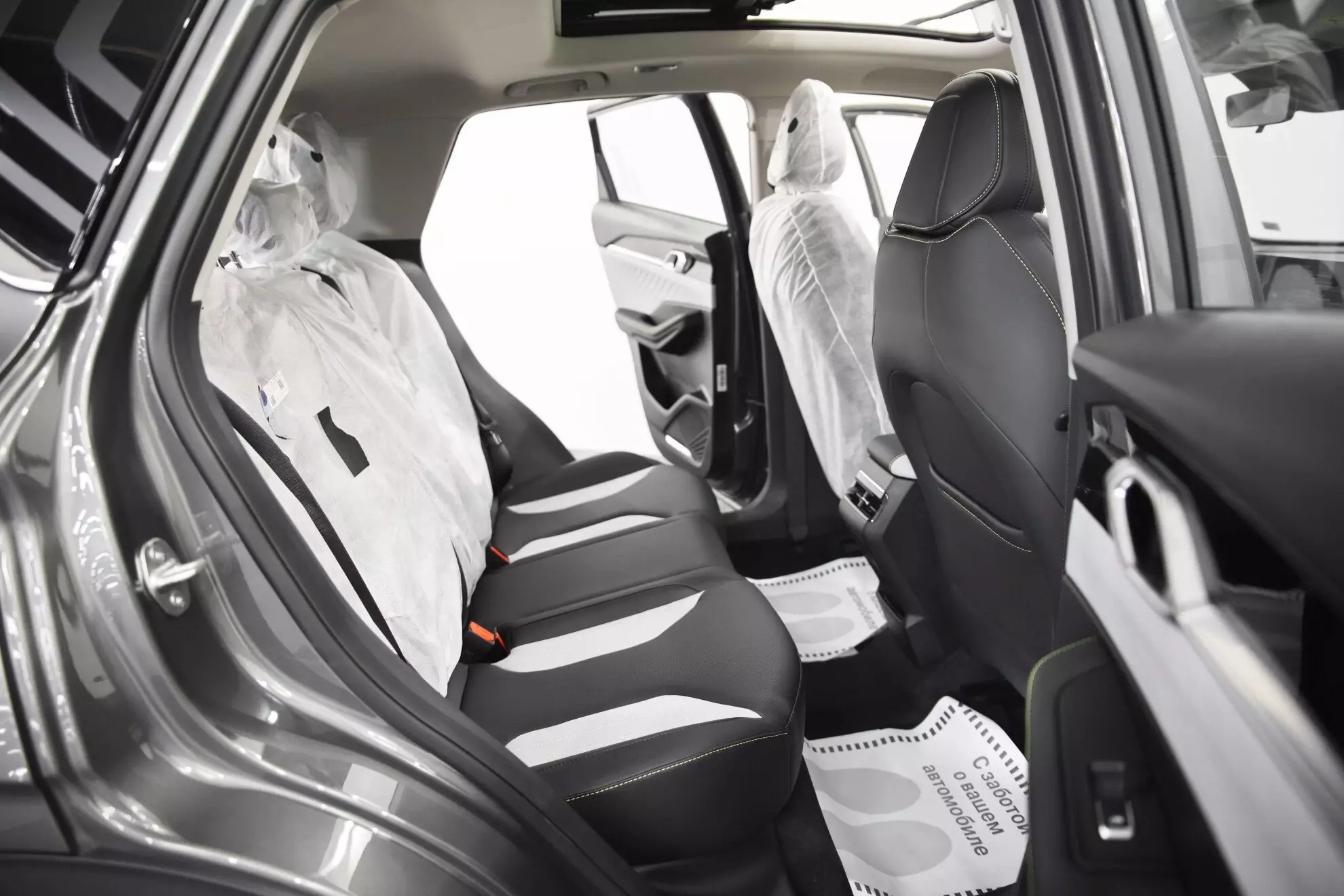 Автосалон: Geely Coolray