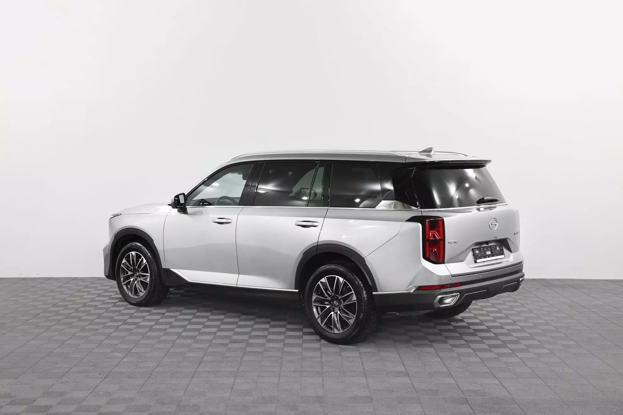 Автосалон: Gac GS8